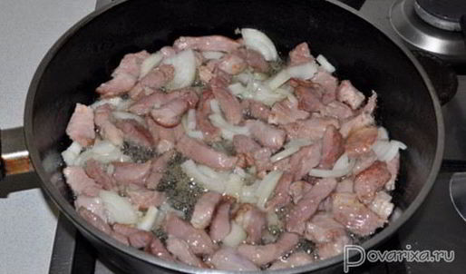 жареный картофель с мясом