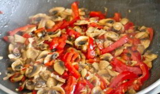 жареный рис с овощами