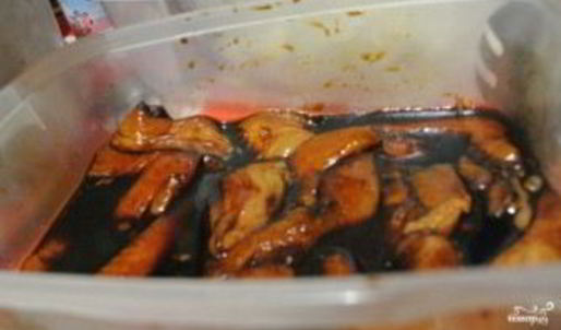 жареный рис со свининой и овощами