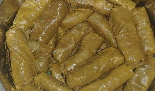 азербайджанская долма в виноградных листьях