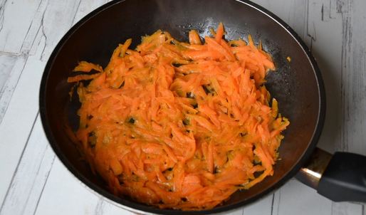 голубцы с фаршем и рисом в кастрюле