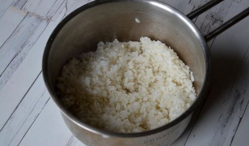 голубцы с фаршем и рисом в кастрюле