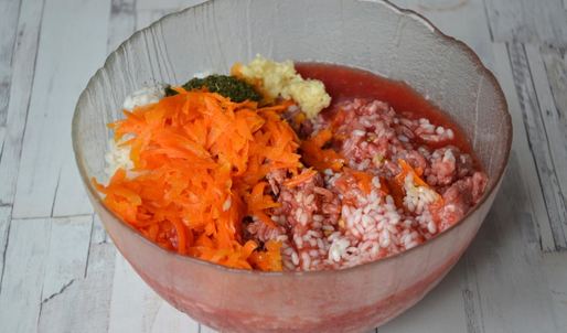 голубцы с фаршем и рисом в кастрюле