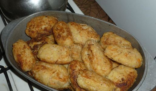 ленивые голубцы с рисом капустой и фаршем в кастрюле