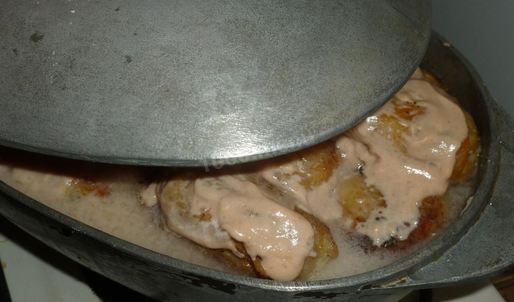 ленивые голубцы с рисом капустой и фаршем в кастрюле