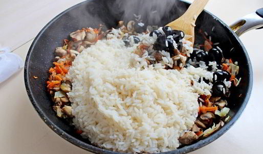 постные голубцы с рисом и грибами