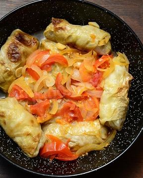 Замороженные голубцы на сковороде