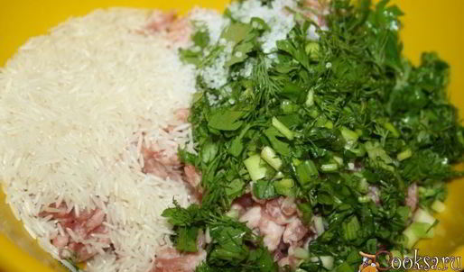 запеченные с помидорами и топленым сливочным маслом голубцы