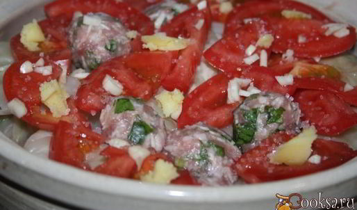 запеченные с помидорами и топленым сливочным маслом голубцы