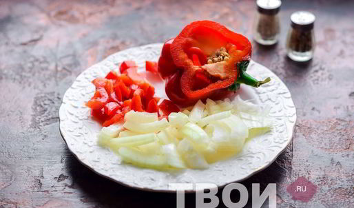 гречневая лапша с курицей и овощами