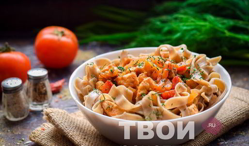гречневая лапша с курицей и овощами