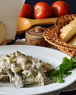 Белые грибы в сметане