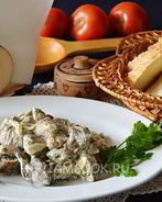 Белые грибы в сметане