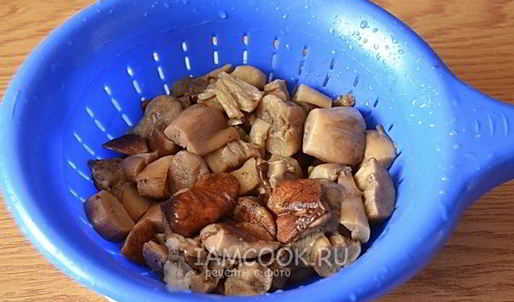 белые грибы в сметане