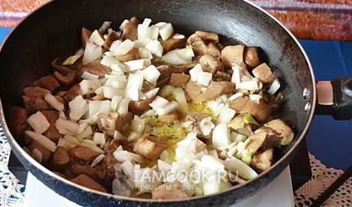 белые грибы в сметане