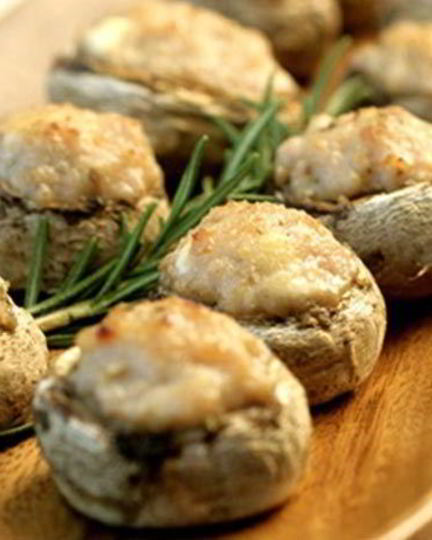 Рецепт фаршированных шампиньонов с сыром в сметанном соусе