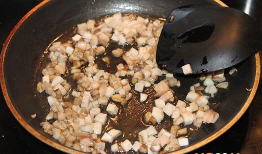 грибы, фаршированные гречкой