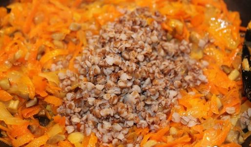 грибы, фаршированные гречкой