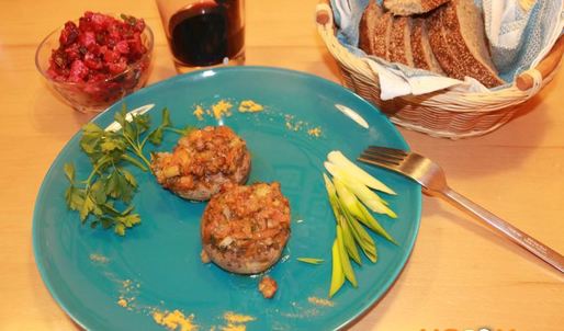 грибы, фаршированные гречкой