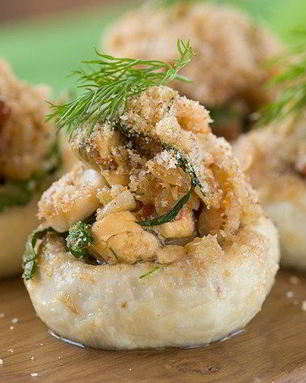 Грибы, фаршированные крабовым мясом, рикоттой и зеленью