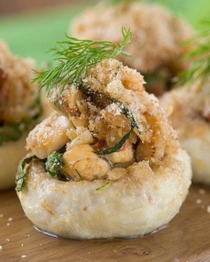 Рецепт грибов, фаршированных крабовым мясом, рикоттой и зеленью