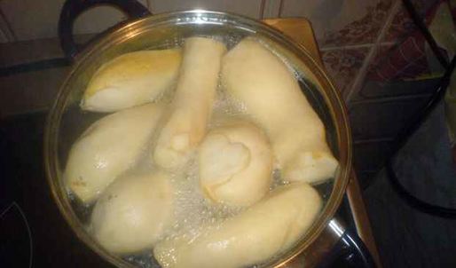 грибы обжаренные под соусом с гарниром