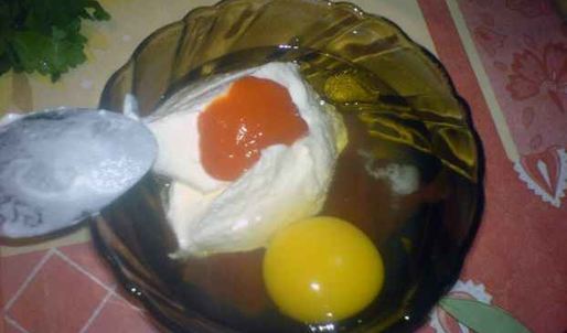 грибы обжаренные под соусом с гарниром