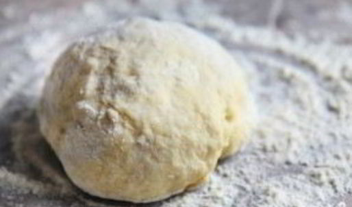 грибы в горшочке со сметаной