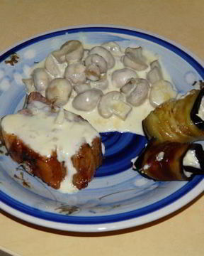 Грибы в сливочно-сырной подливке