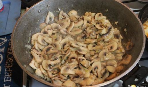 грибы в сметанном соусе