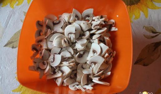 грибы в сметанном соусе