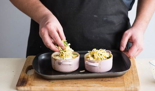 грибы, запеченные в кокотнице