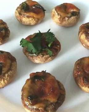 Шампиньоны, фаршированные моцареллой