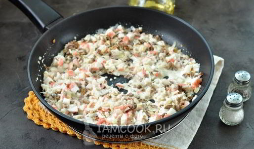 шампиньоны, фаршированные снежным крабом