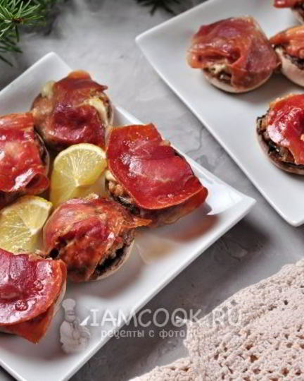 Рецепт шампиньонов, фаршированных ветчиной и сыром, в духовке