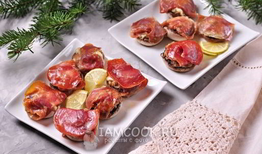 шампиньоны, фаршированные ветчиной и сыром, в духовке