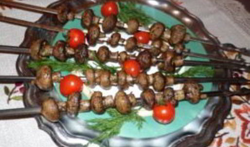 шампиньоны на шампурах