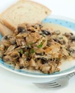 Шампиньоны в сливочном соусе