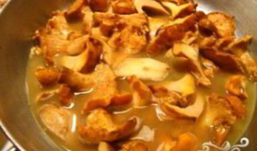 тушеные лисички