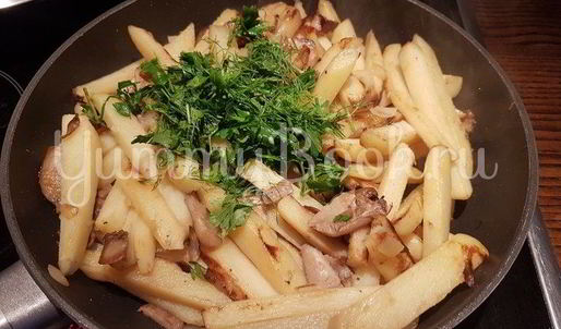 вешенки с жареной картошкой