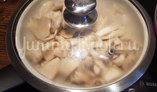 вешенки с жареной картошкой