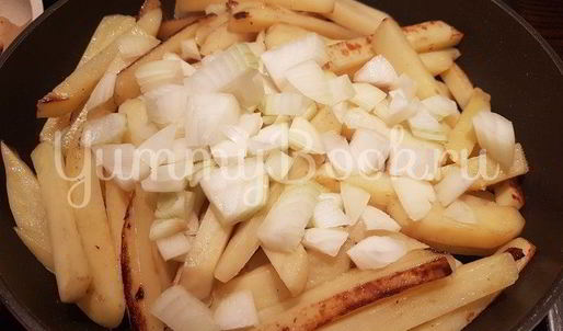 вешенки с жареной картошкой