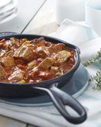 Гуляш из говядины с томатной пастой