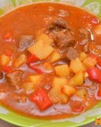 Гуляш из говядины в мультиварке