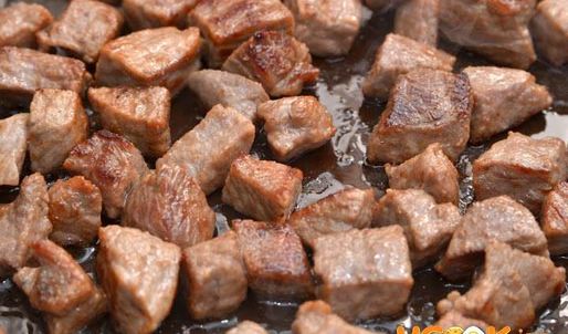 гуляш из говядины в мультиварке