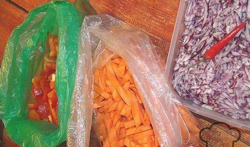 гуляш из гуся в казане на природе