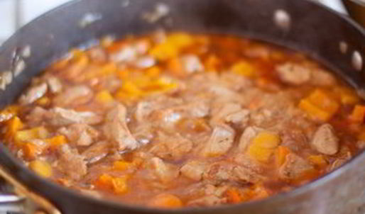 гуляш из индейки по-испански