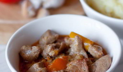 гуляш из индейки по-испански