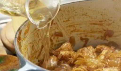 гуляш из индейки с подливкой