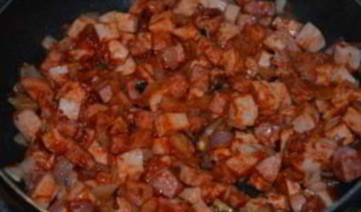 гуляш из колбасы